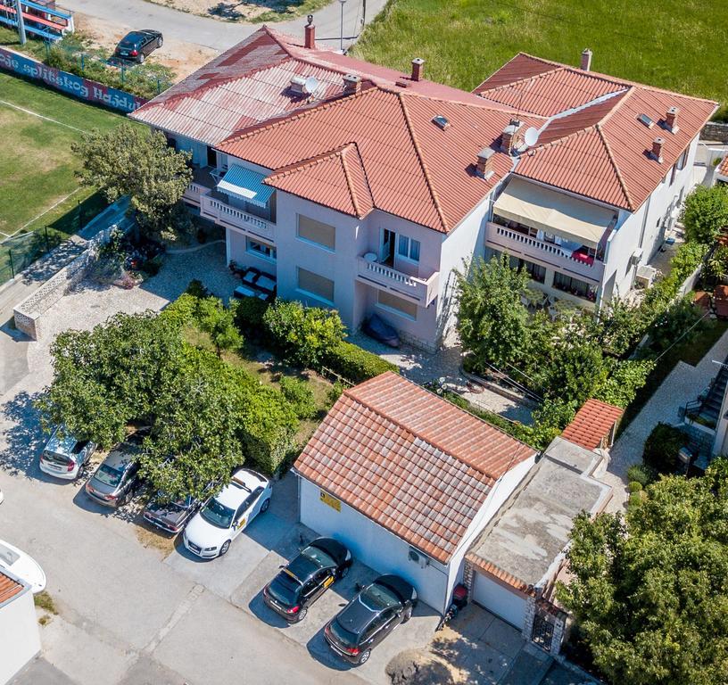 Apartaments Oma & Opa Banjol Exterior foto