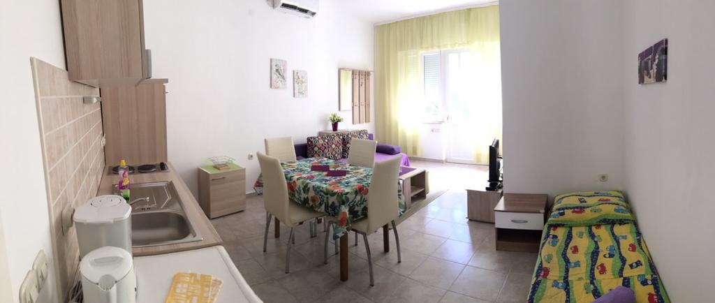 Apartaments Oma & Opa Banjol Exterior foto