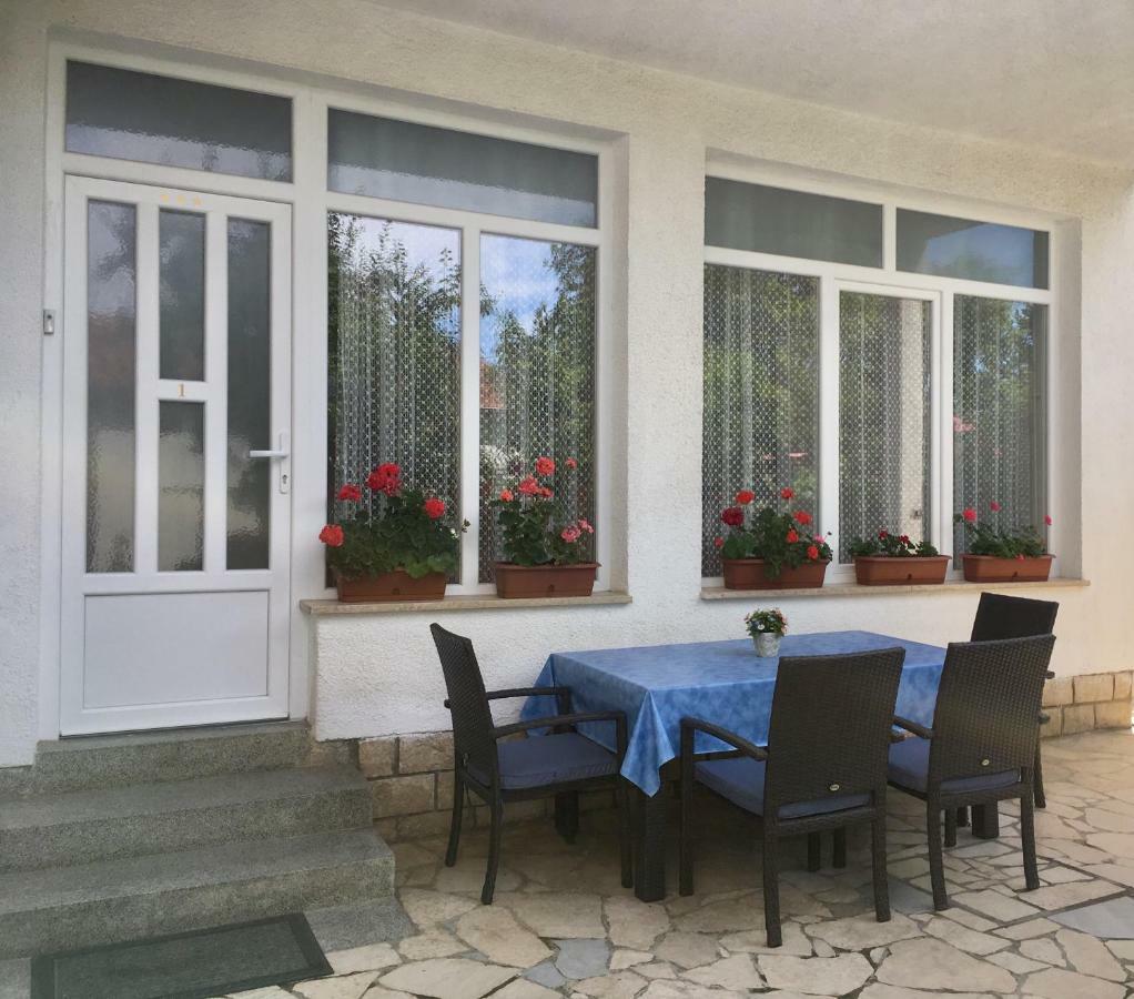 Apartaments Oma & Opa Banjol Exterior foto